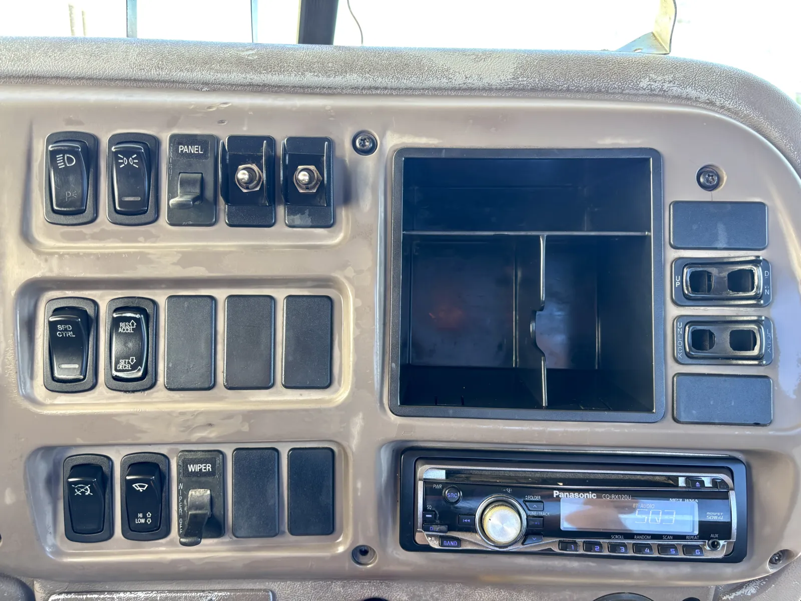 2003 Mack - image 17