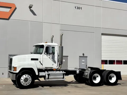Photos of 2003 MACK CH613 for sale in Hutchins, TX at Forge Truck Centers - Texas