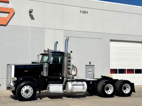 Photos of 2009 PETERBILT 388 for sale in Hutchins, TX at Forge Truck Centers - Texas