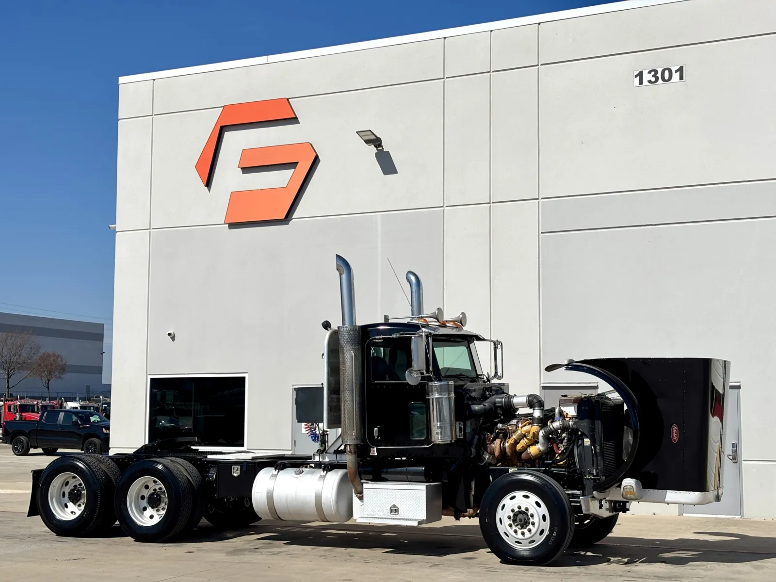 2009 Peterbilt - image 9