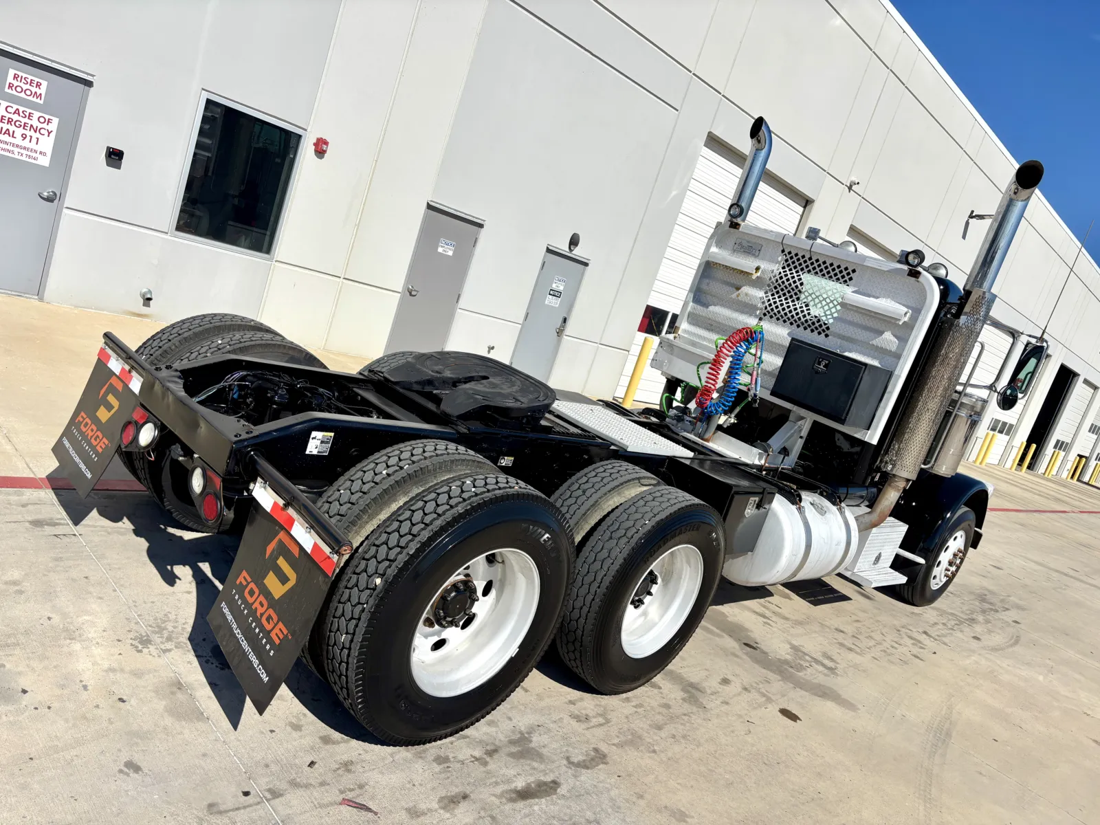 2009 Peterbilt - image 11