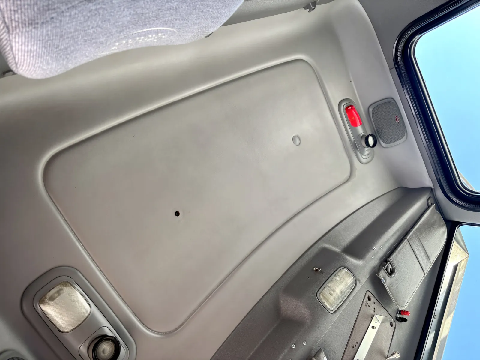 2009 Peterbilt - image 21