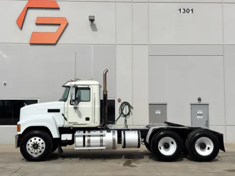 More photos of 2016 MACK CHU613 at Forge Truck Centers - Texas, TX