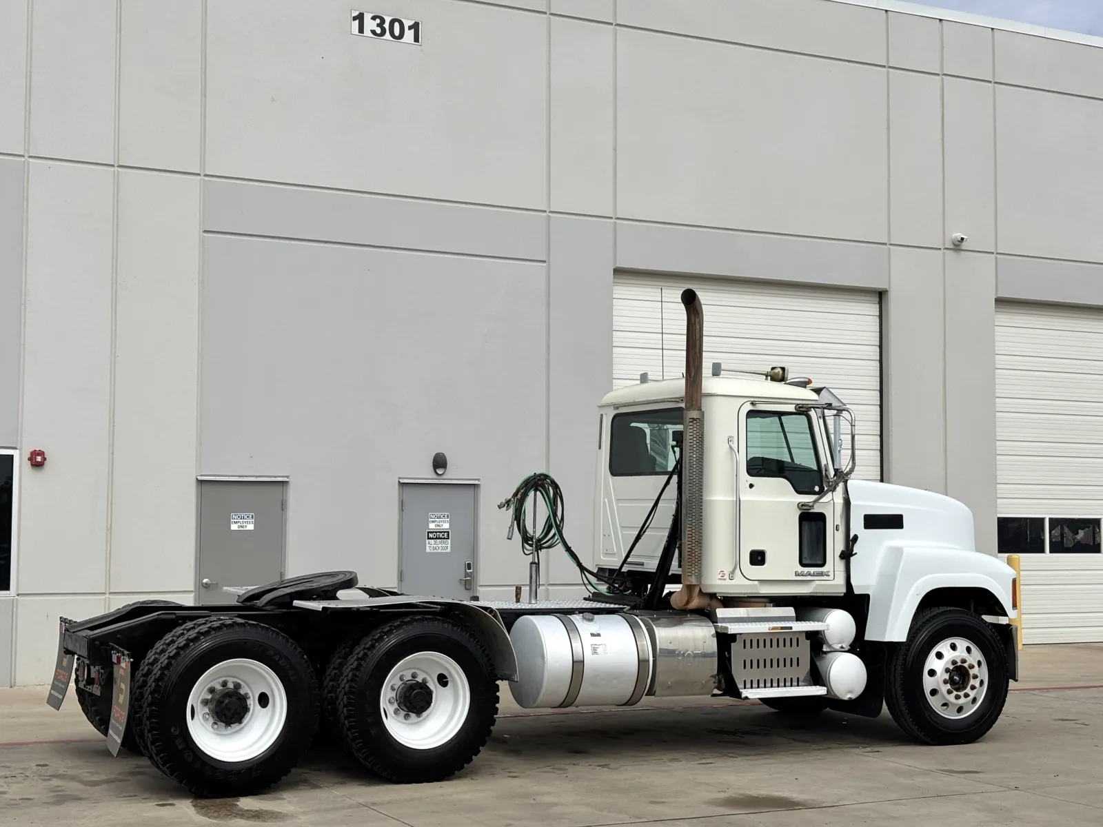 2016 Mack - image 5