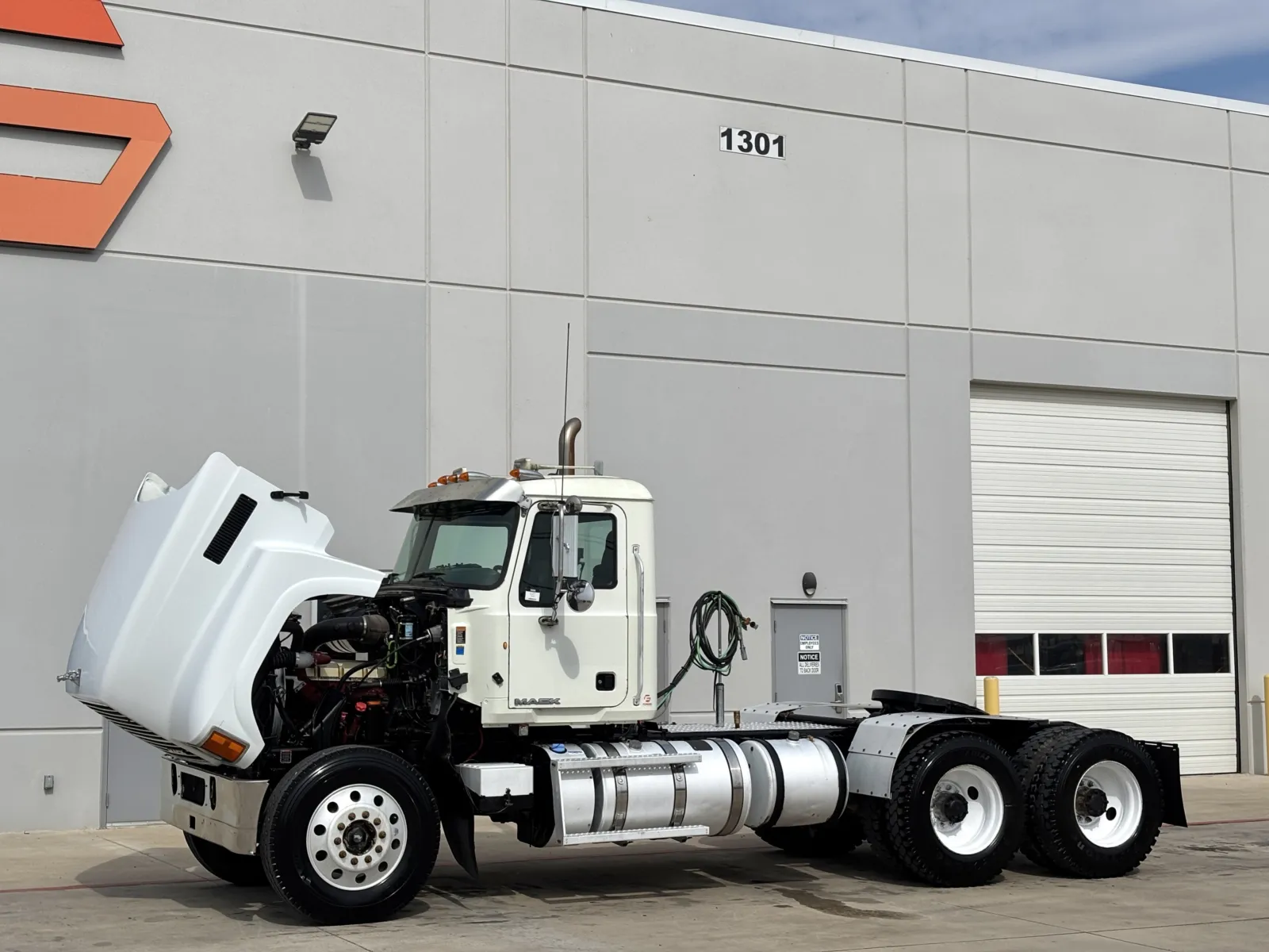 2016 Mack - image 10
