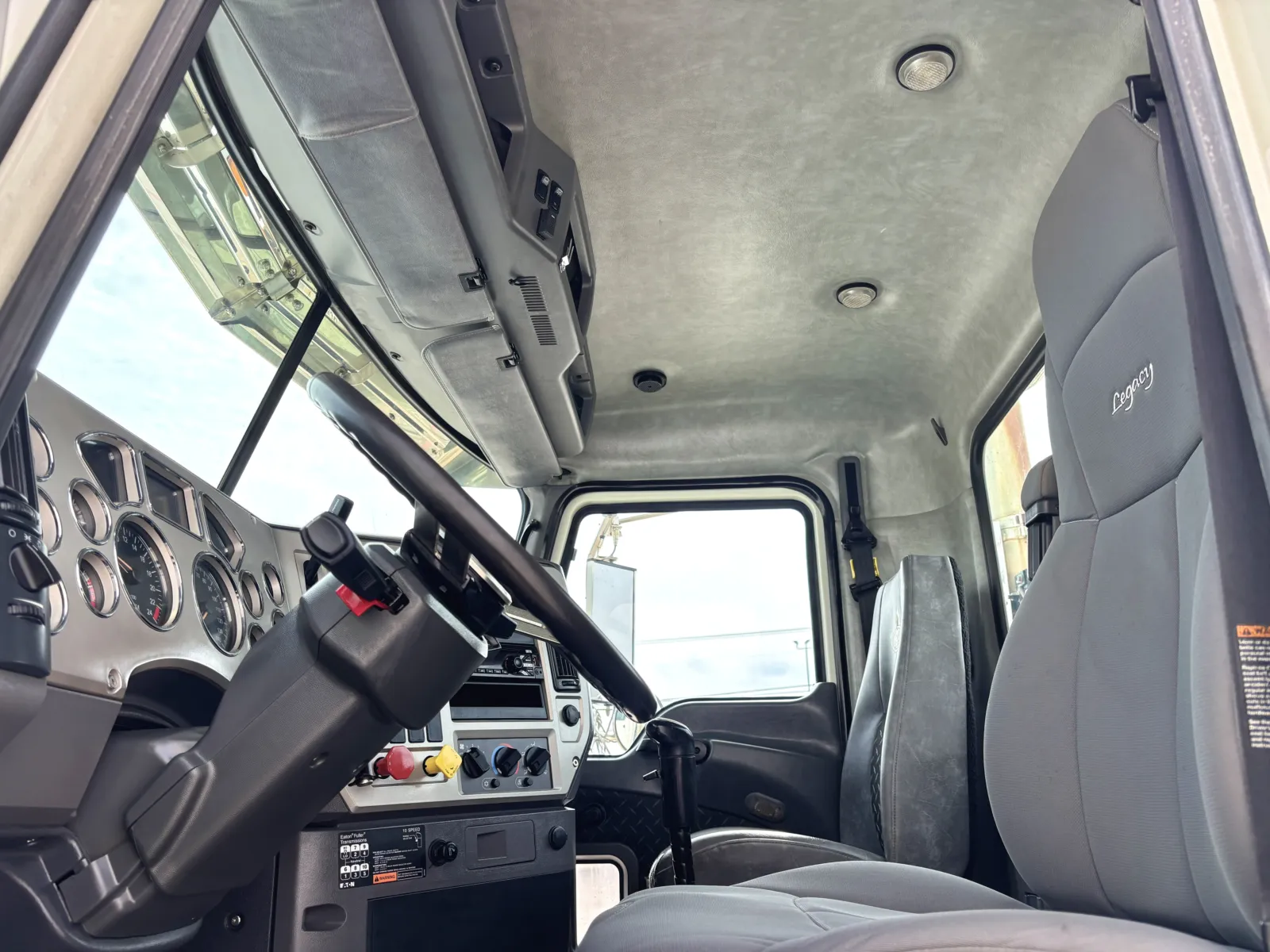 2016 Mack - image 14