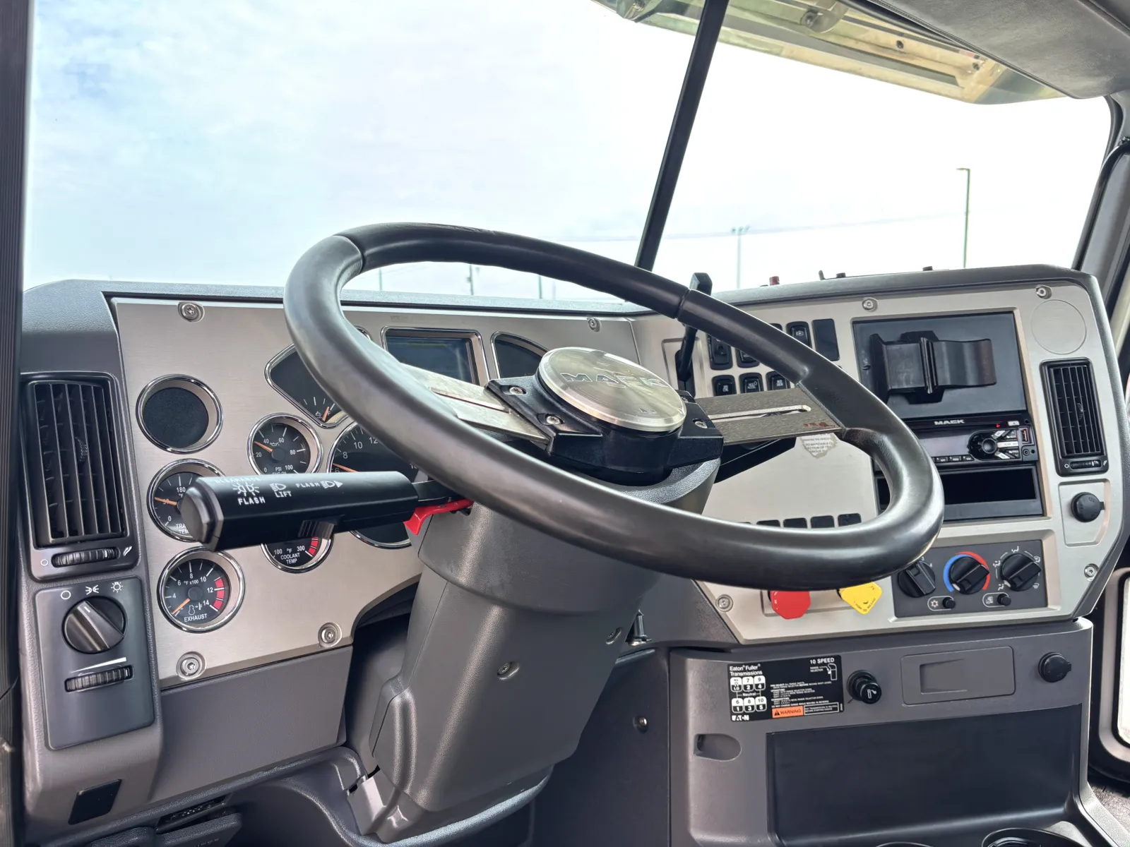 2016 Mack - image 15