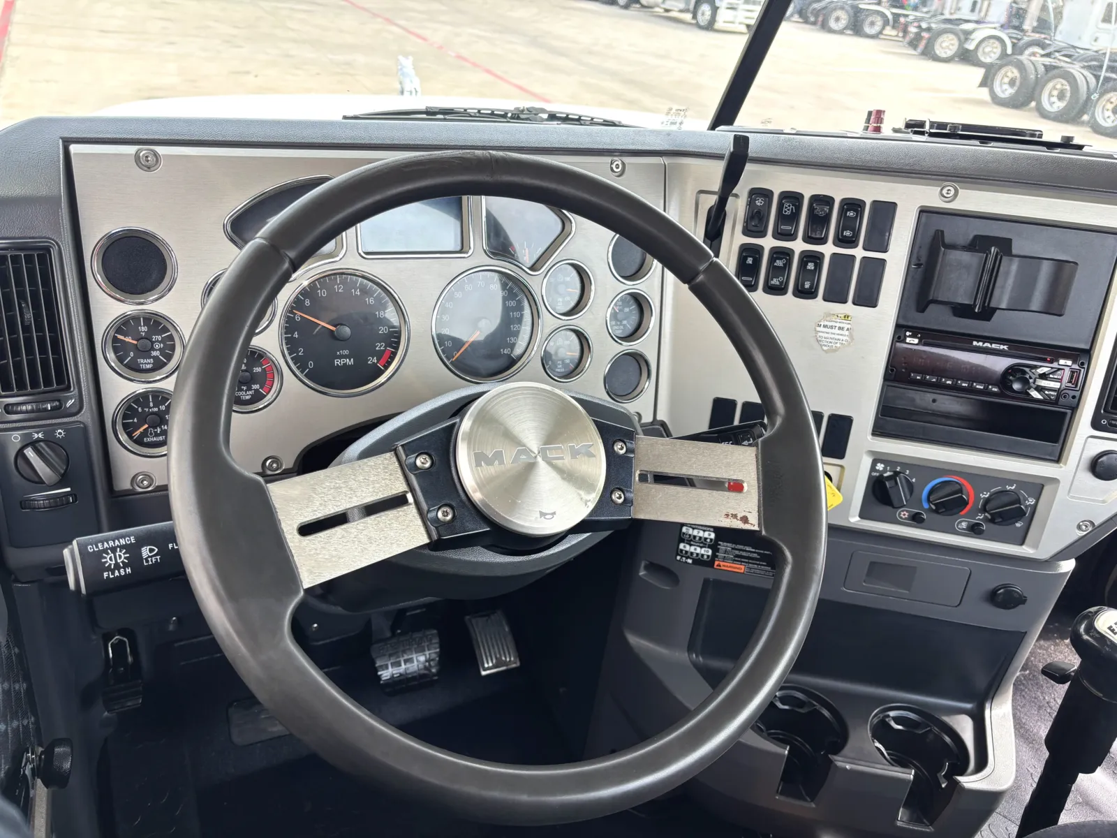 2016 Mack - image 16