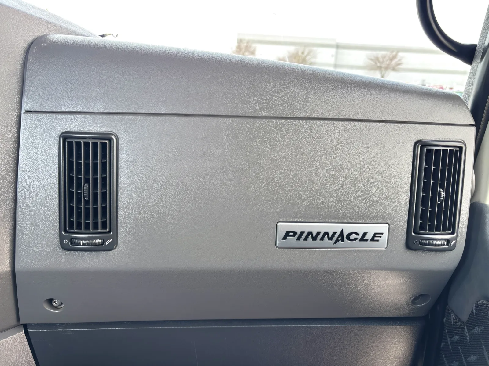 2016 Mack - image 19