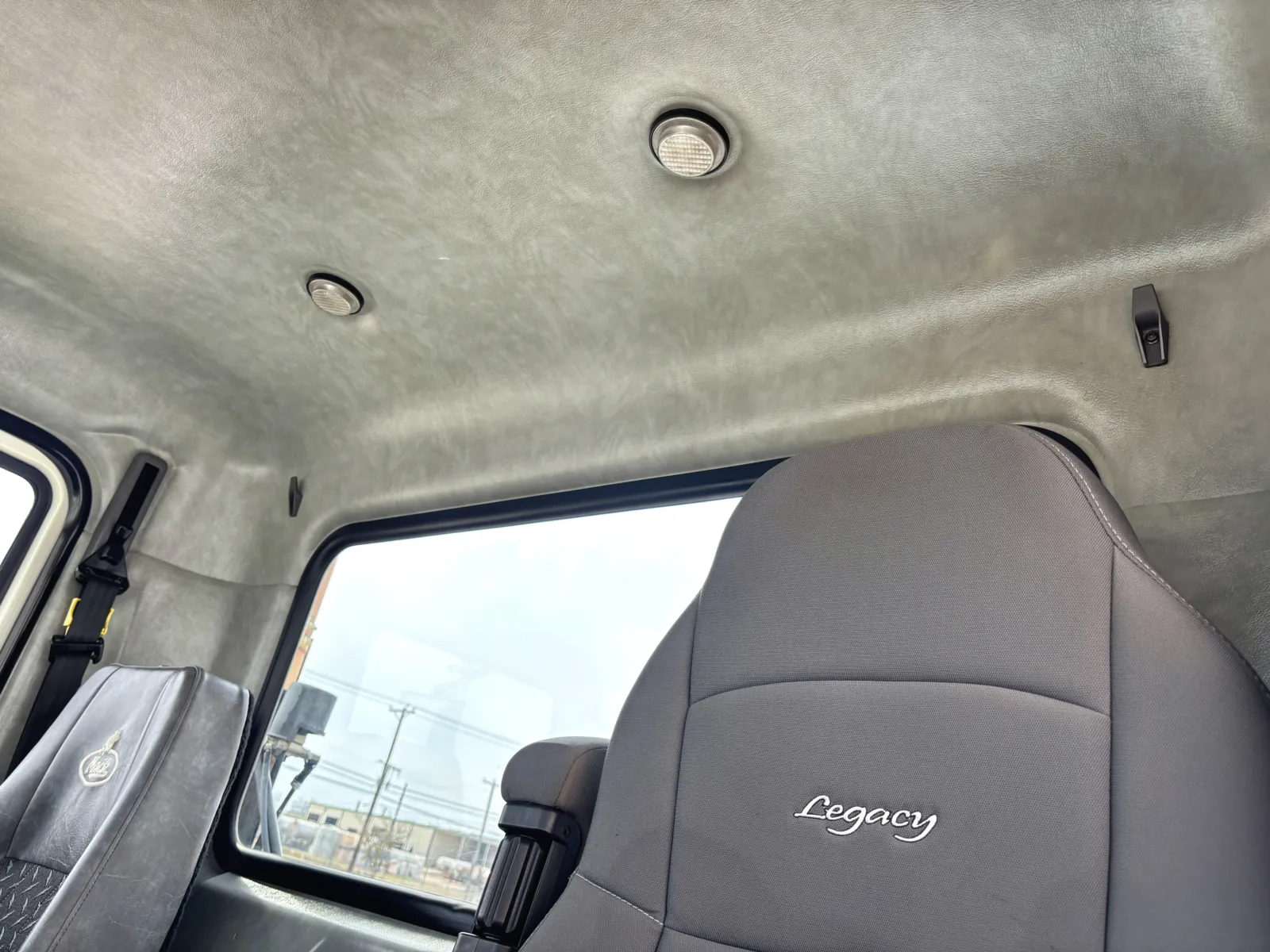 2016 Mack - image 20