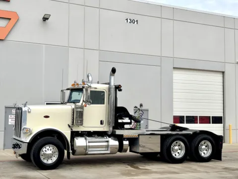 Photos of 2020 PETERBILT 389 for sale in Hutchins, TX at Forge Truck Centers - Texas