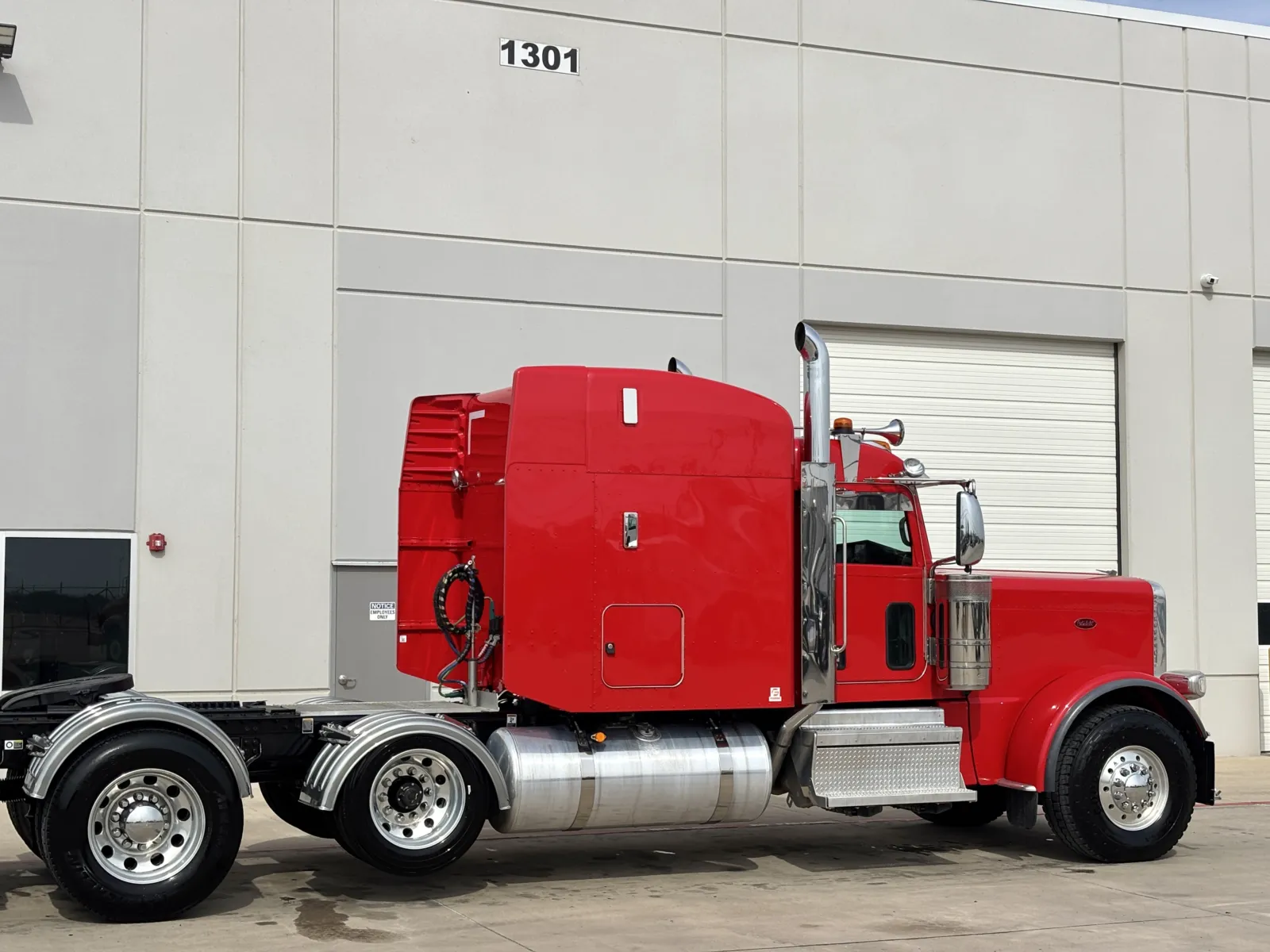 2024 Peterbilt 389 - image 7
