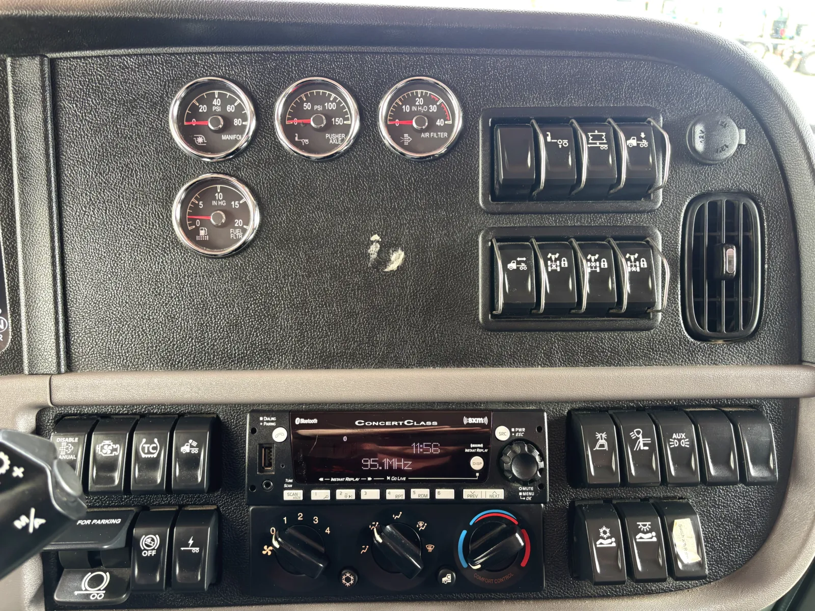 2024 Peterbilt 389 - image 18