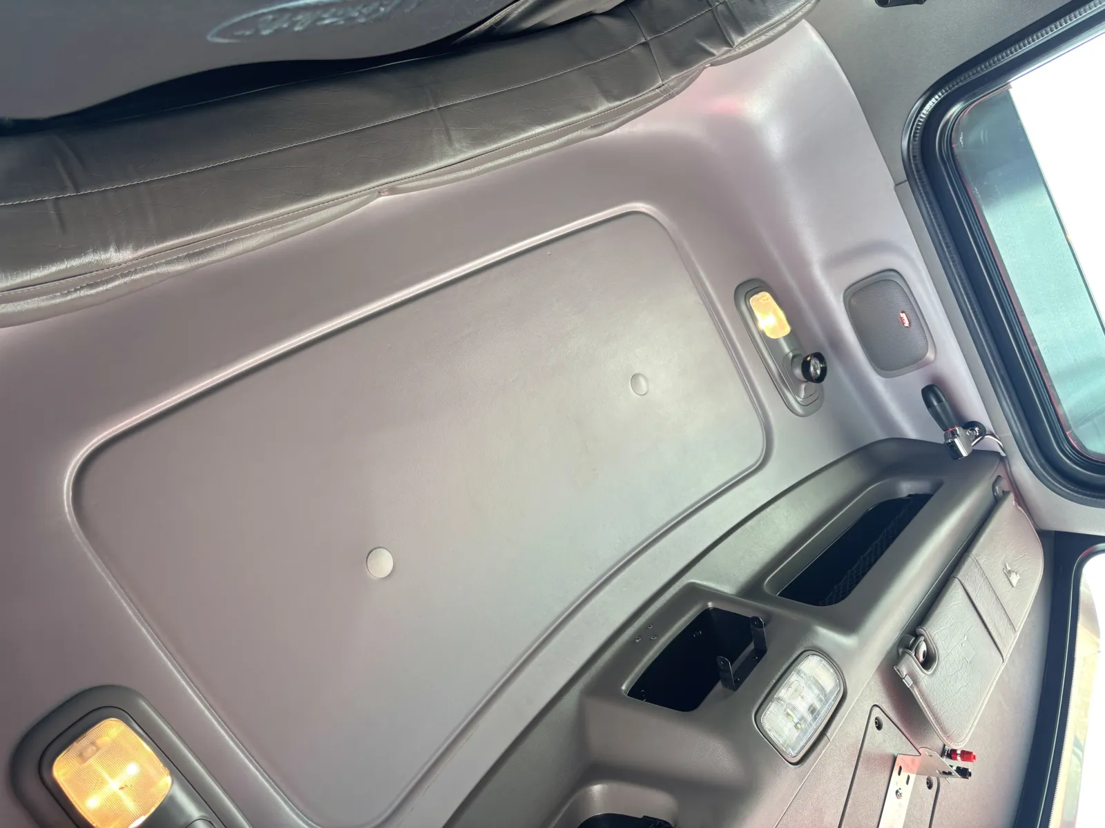 2024 Peterbilt 389 - image 21