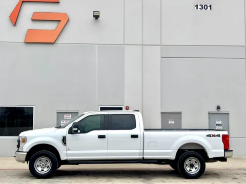 More photos of 2022 FORD F350 at Forge Truck Centers - Texas, TX