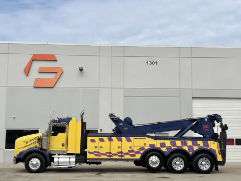 More photos of 2010 KENWORTH T800 at Forge Truck Centers - Texas, TX