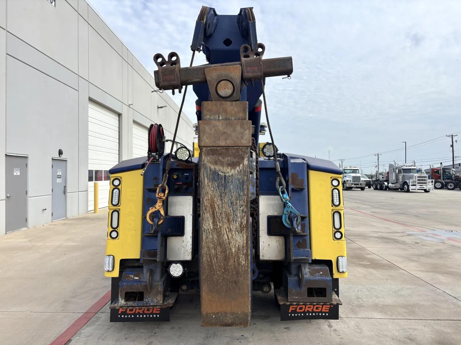 2010 Kenworth T800 - image 11