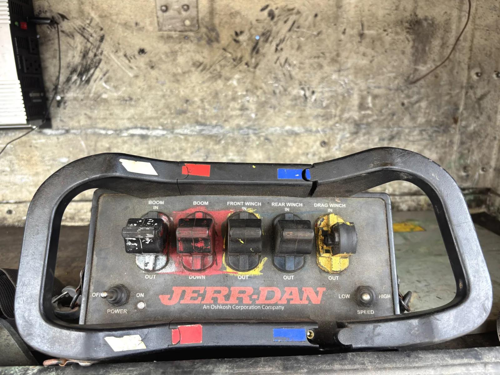 2010 Kenworth T800 - image 14