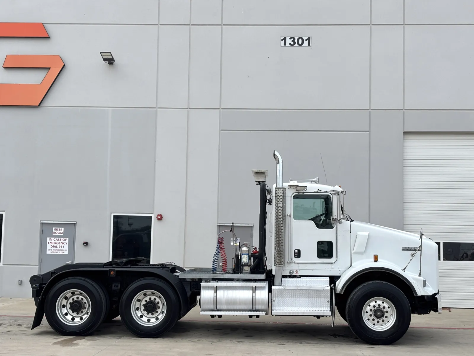 2015 Kenworth T800 - image 3