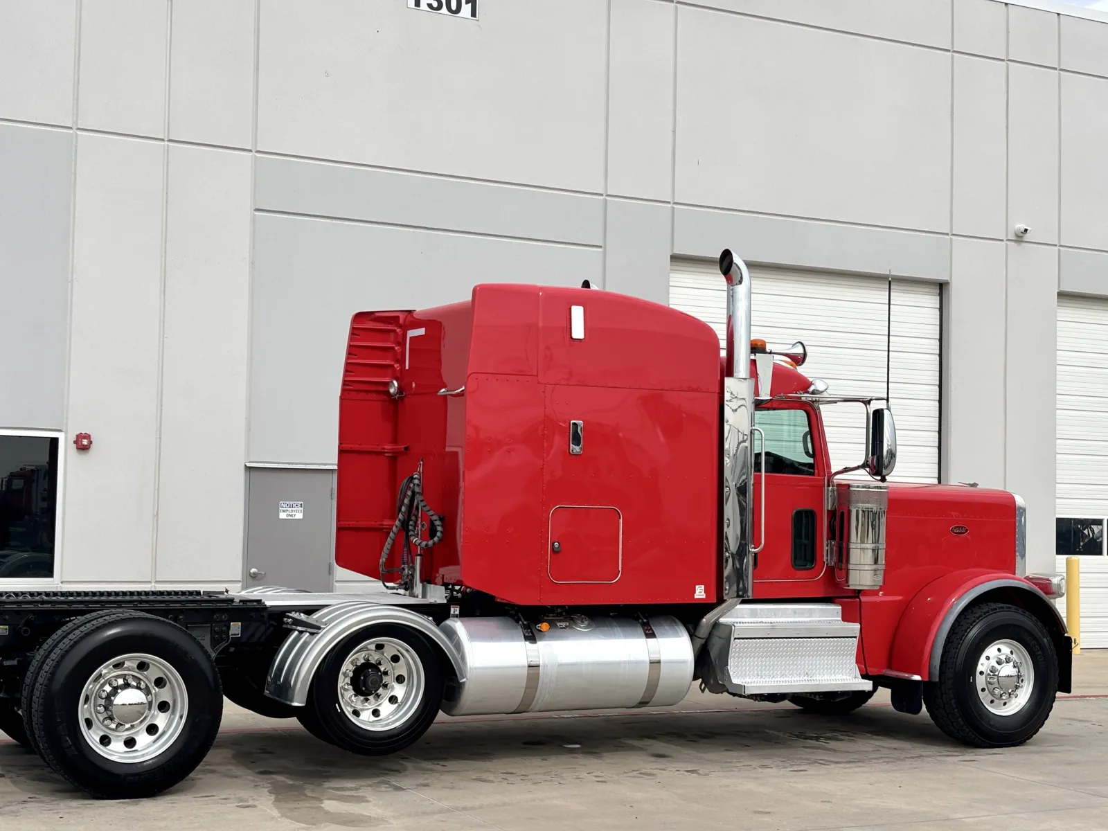 2024 Peterbilt 389 - image 7