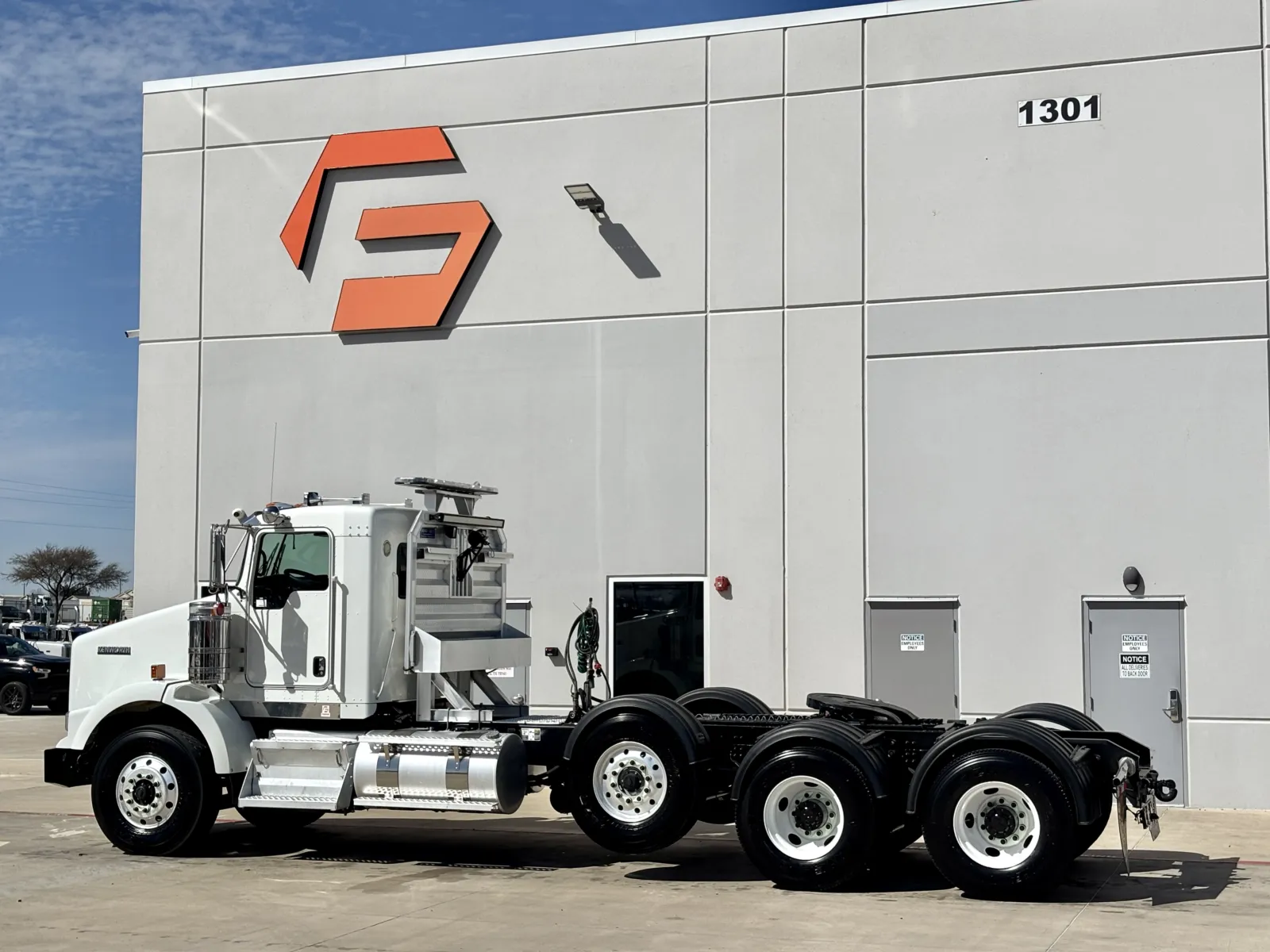 2018 Kenworth T800 - image 6