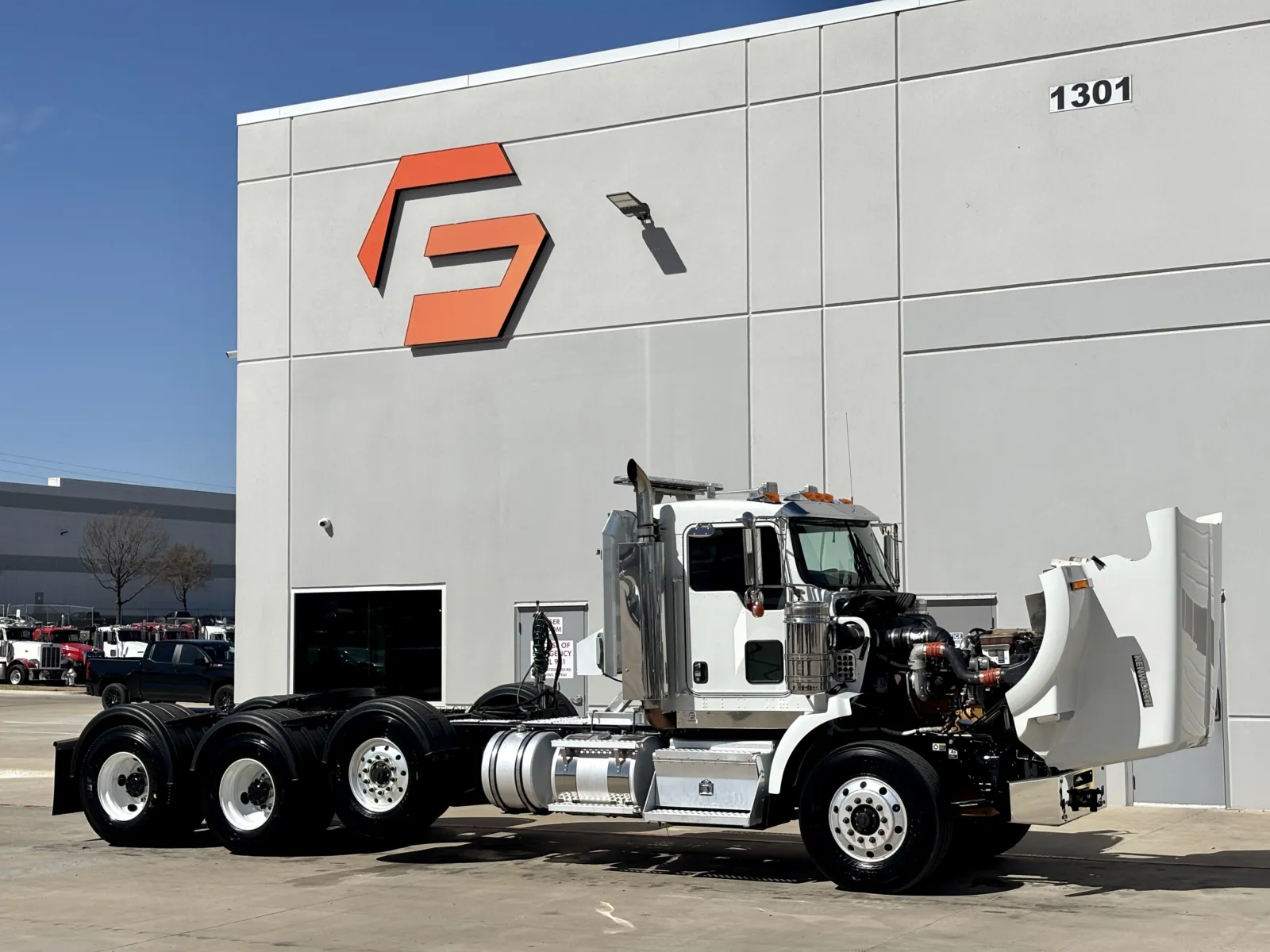 2018 Kenworth T800 - image 9