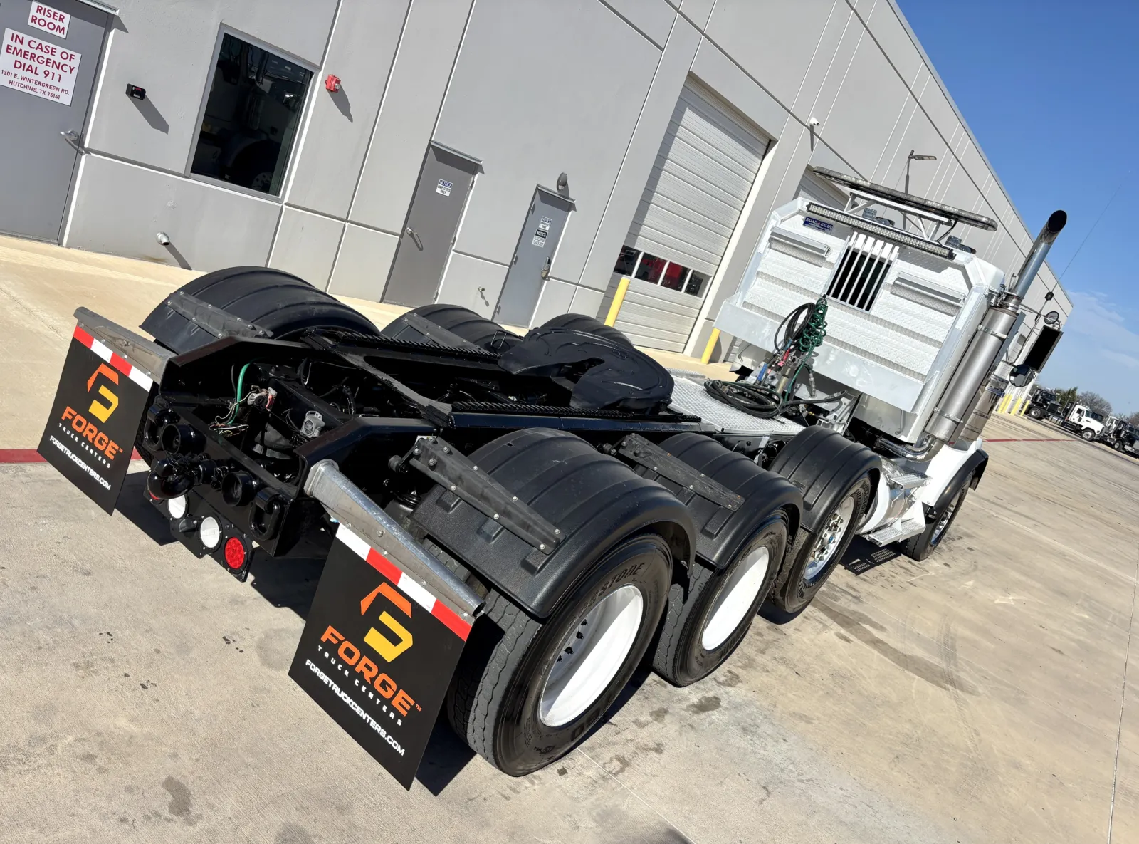 2018 Kenworth T800 - image 11