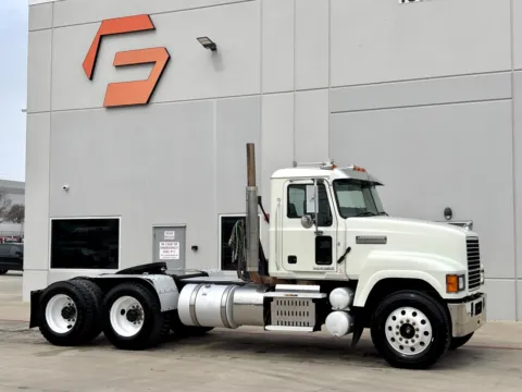 2016 MACK CHU613 for sale in Hutchins, TX