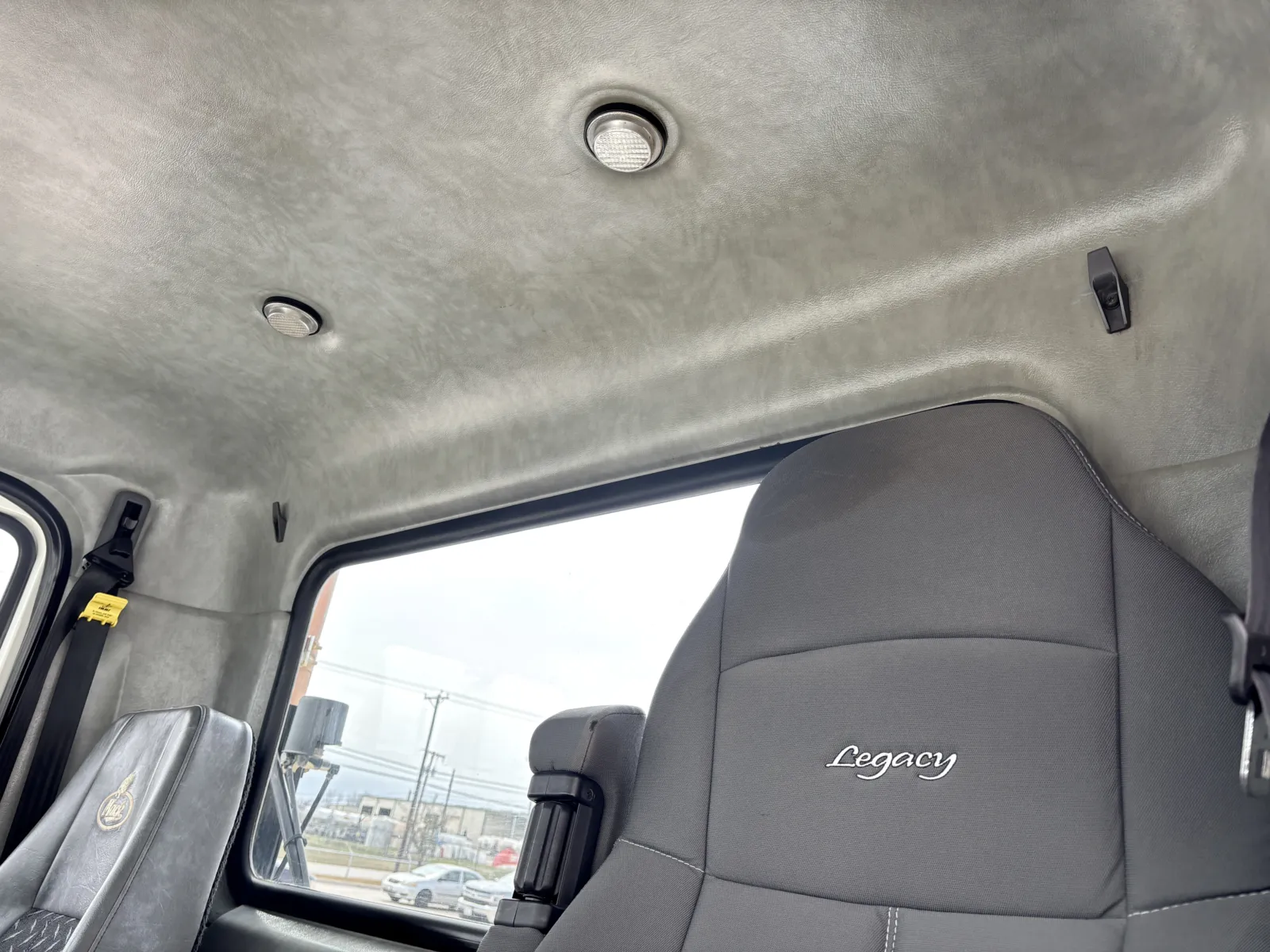 2016 Mack - image 20