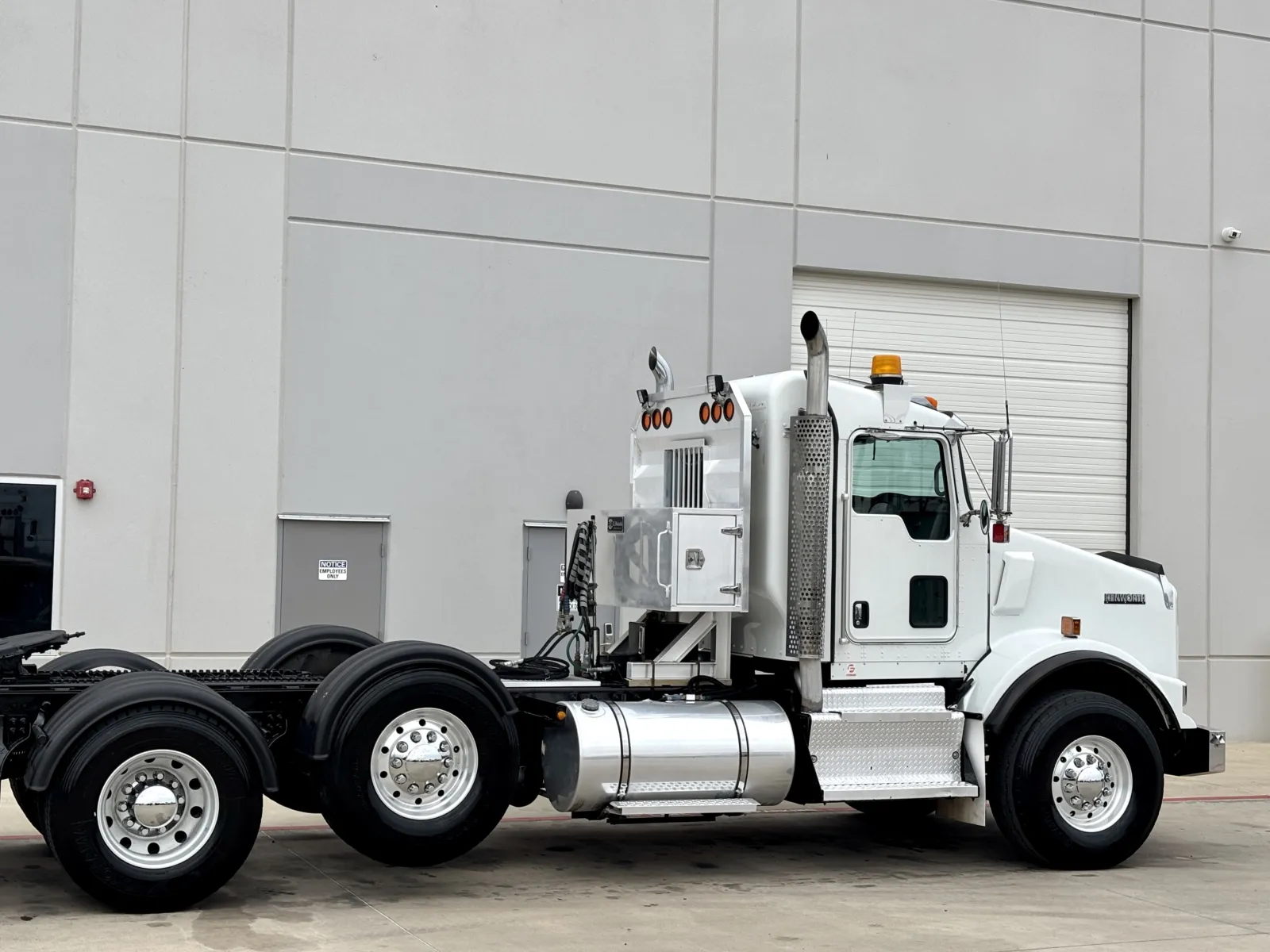 2015 Kenworth T800 - image 7