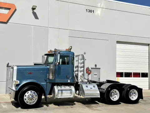 Photos of 2009 PETERBILT 388 for sale in Hutchins, TX at Forge Truck Centers - Texas