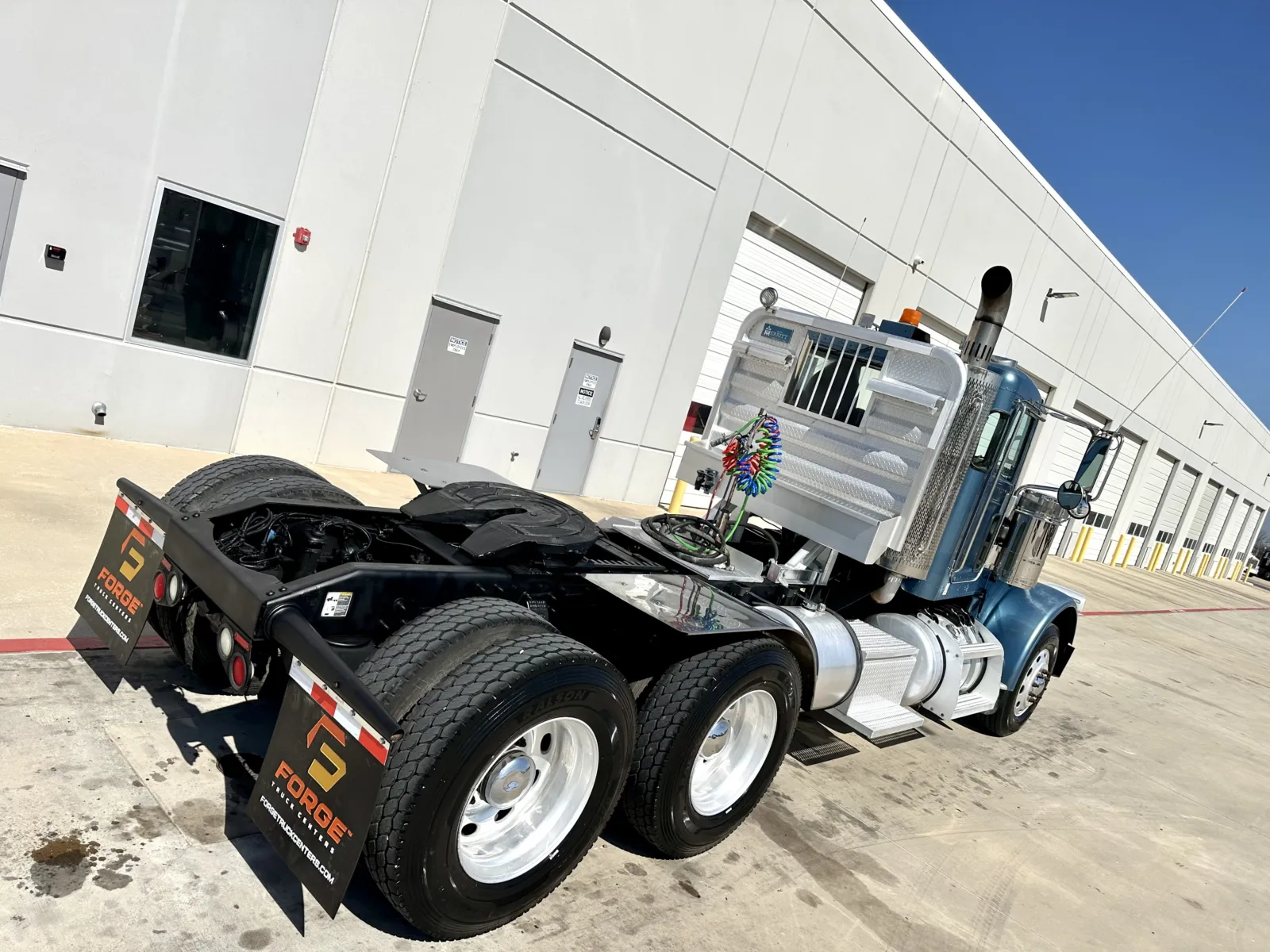 2009 Peterbilt - image 11