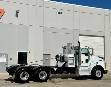 More photos of 2012 KENWORTH T800 at Forge Truck Centers - Texas, TX