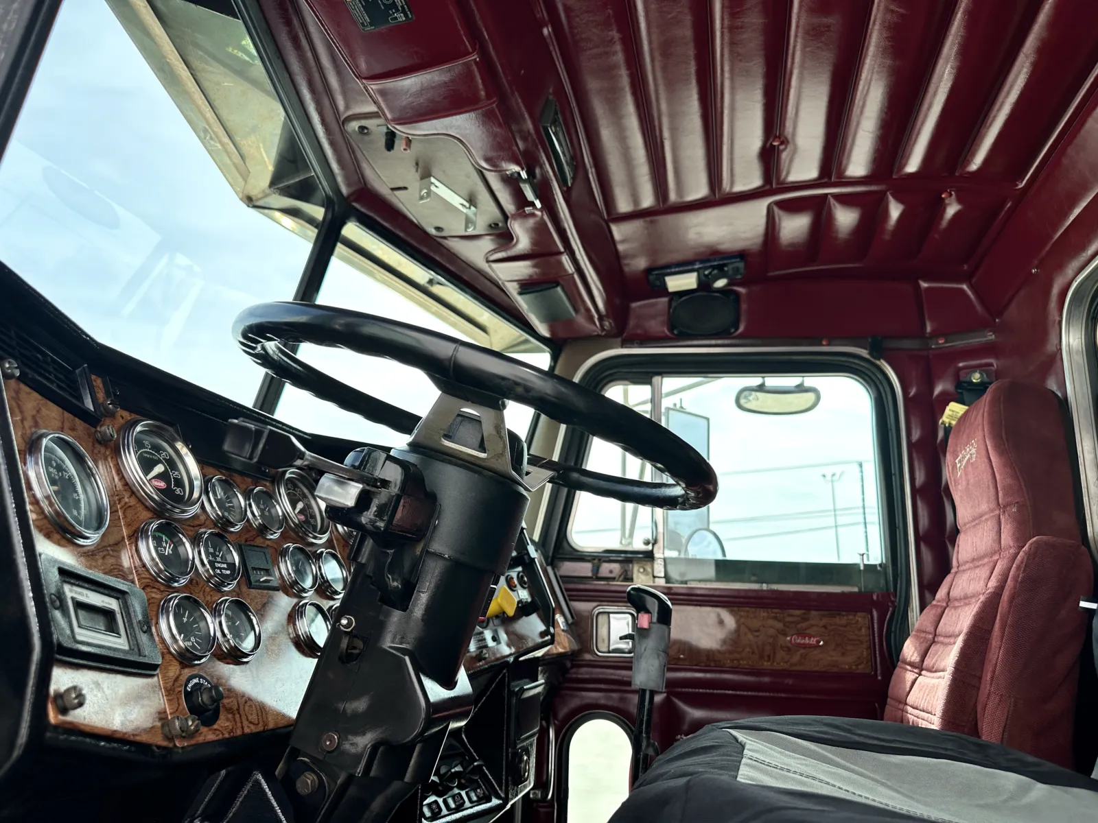 1996 Peterbilt - image 14