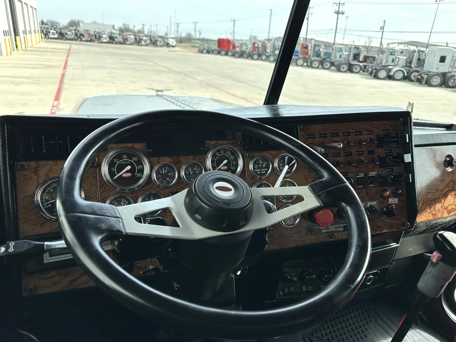 1996 Peterbilt - image 16