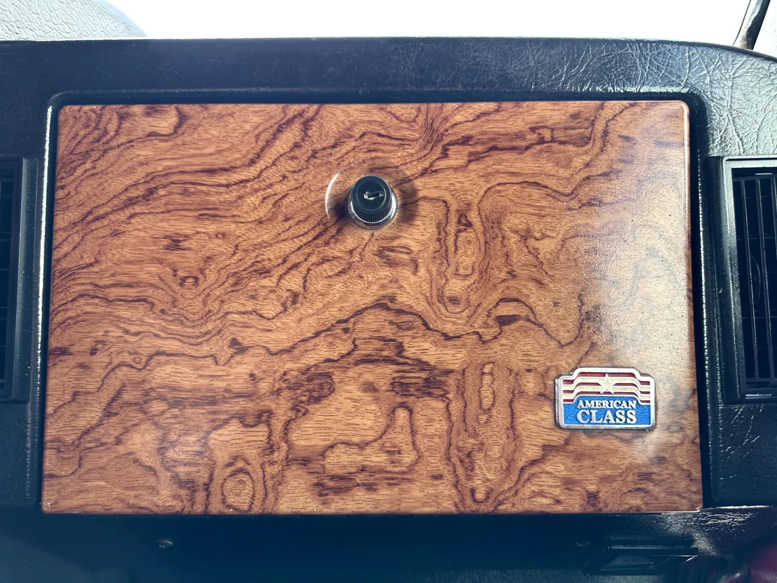 1996 Peterbilt - image 18