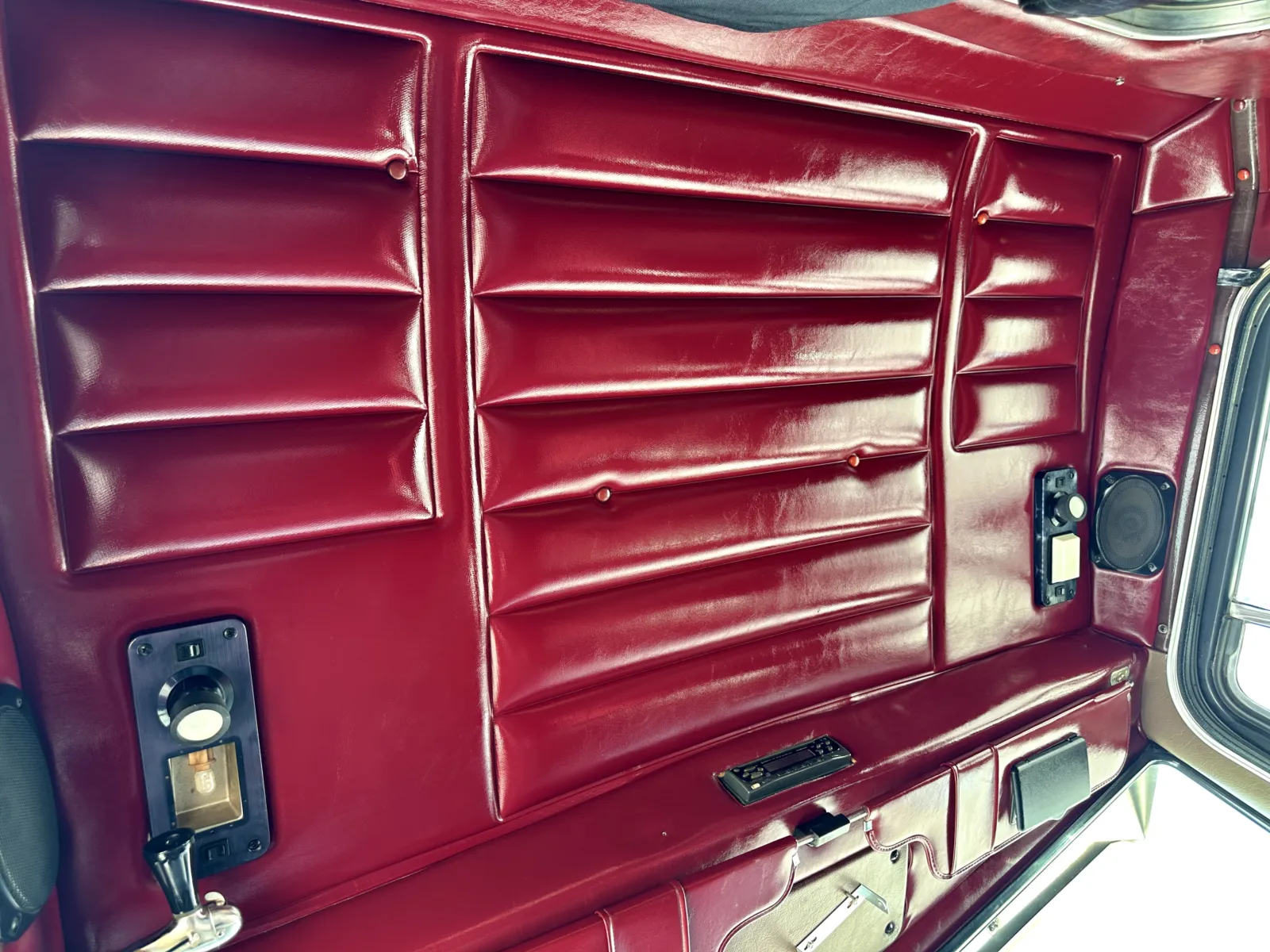 1996 Peterbilt - image 20