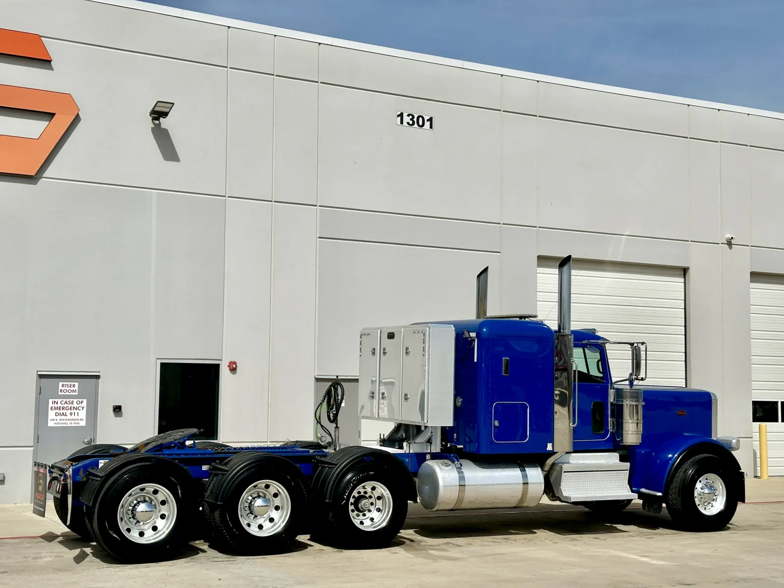 2019 Peterbilt 389 - image 5