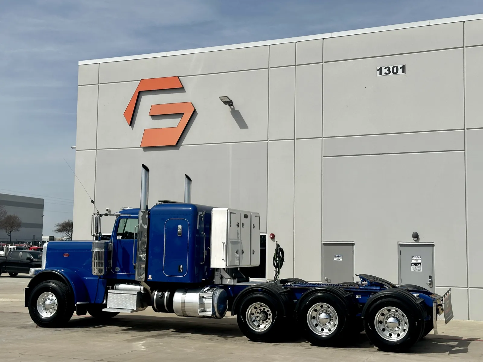 2019 Peterbilt 389 - image 6