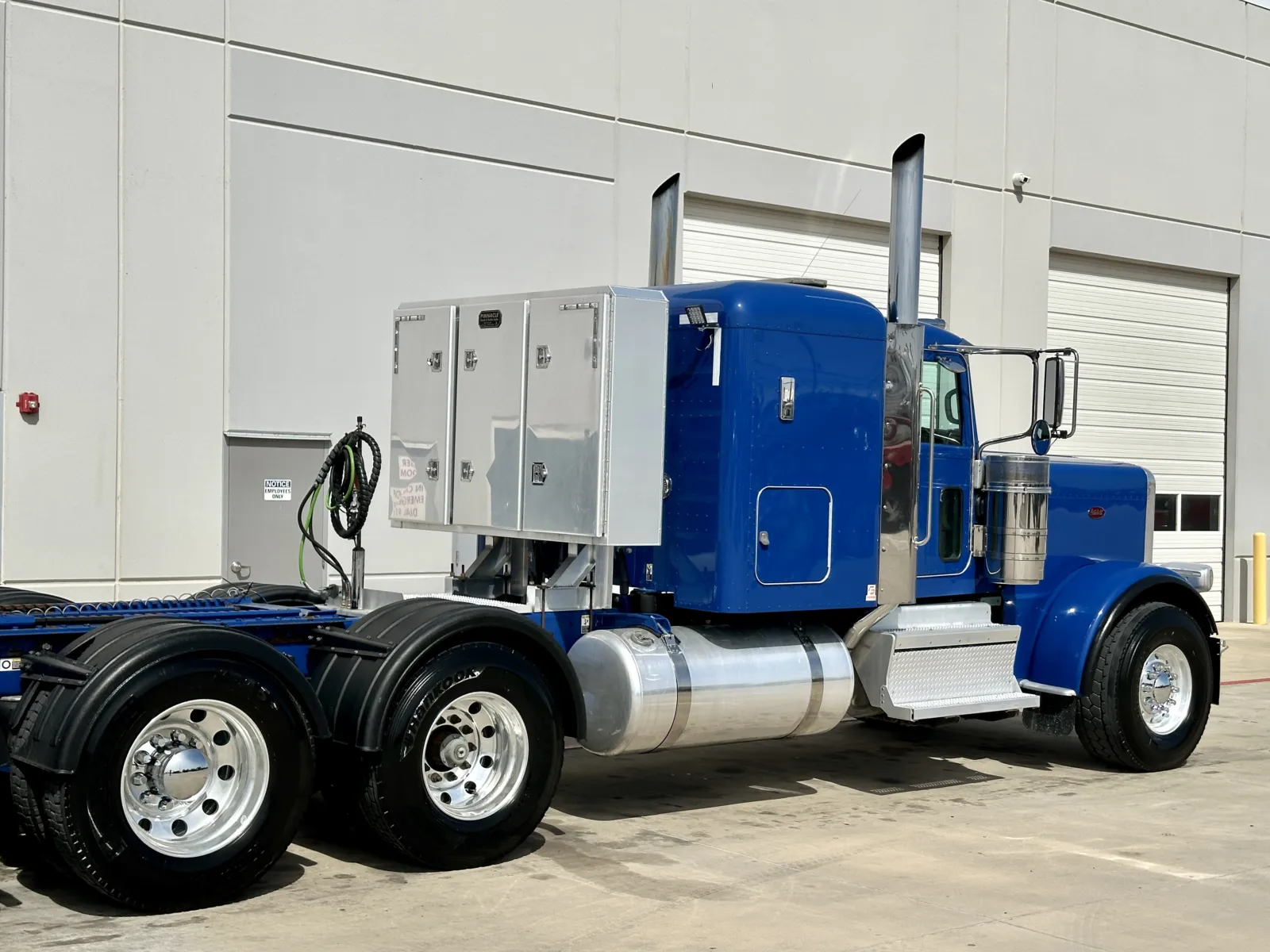 2019 Peterbilt 389 - image 7