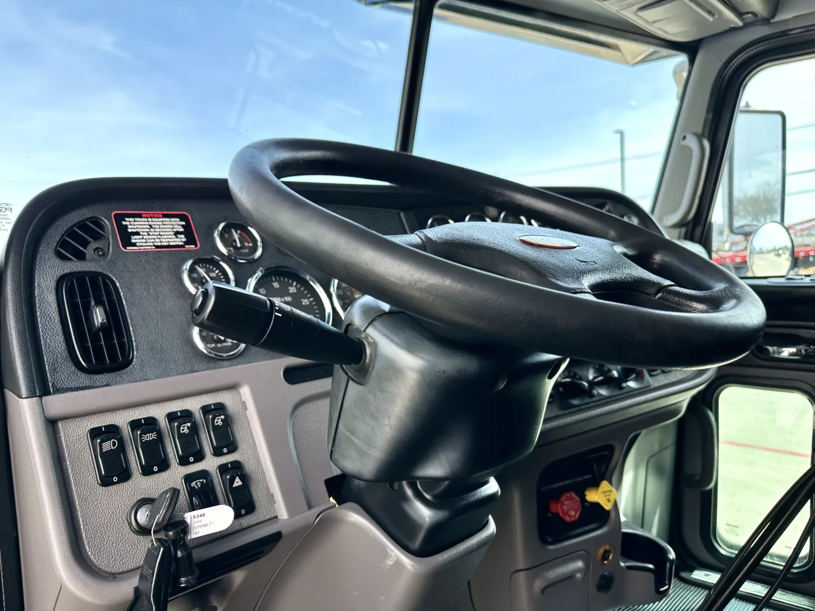 2019 Peterbilt 389 - image 14