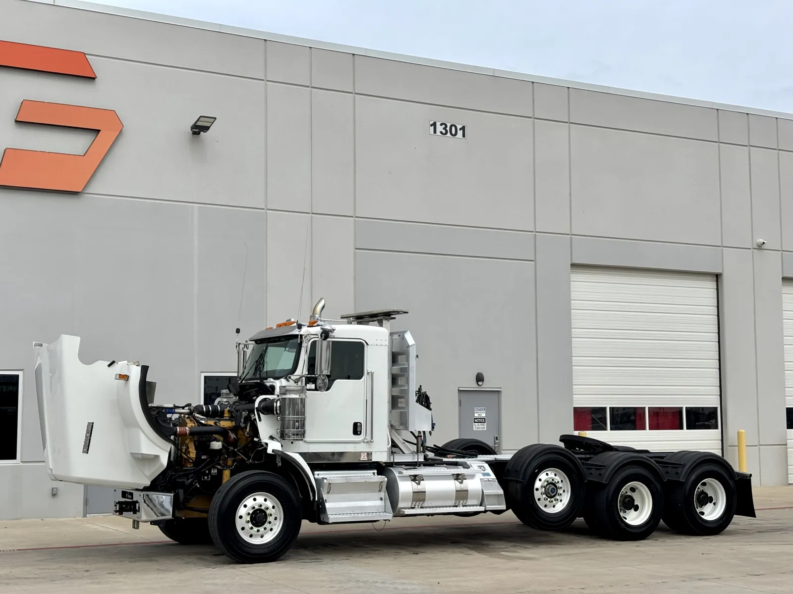 2017 Kenworth T800 - image 10