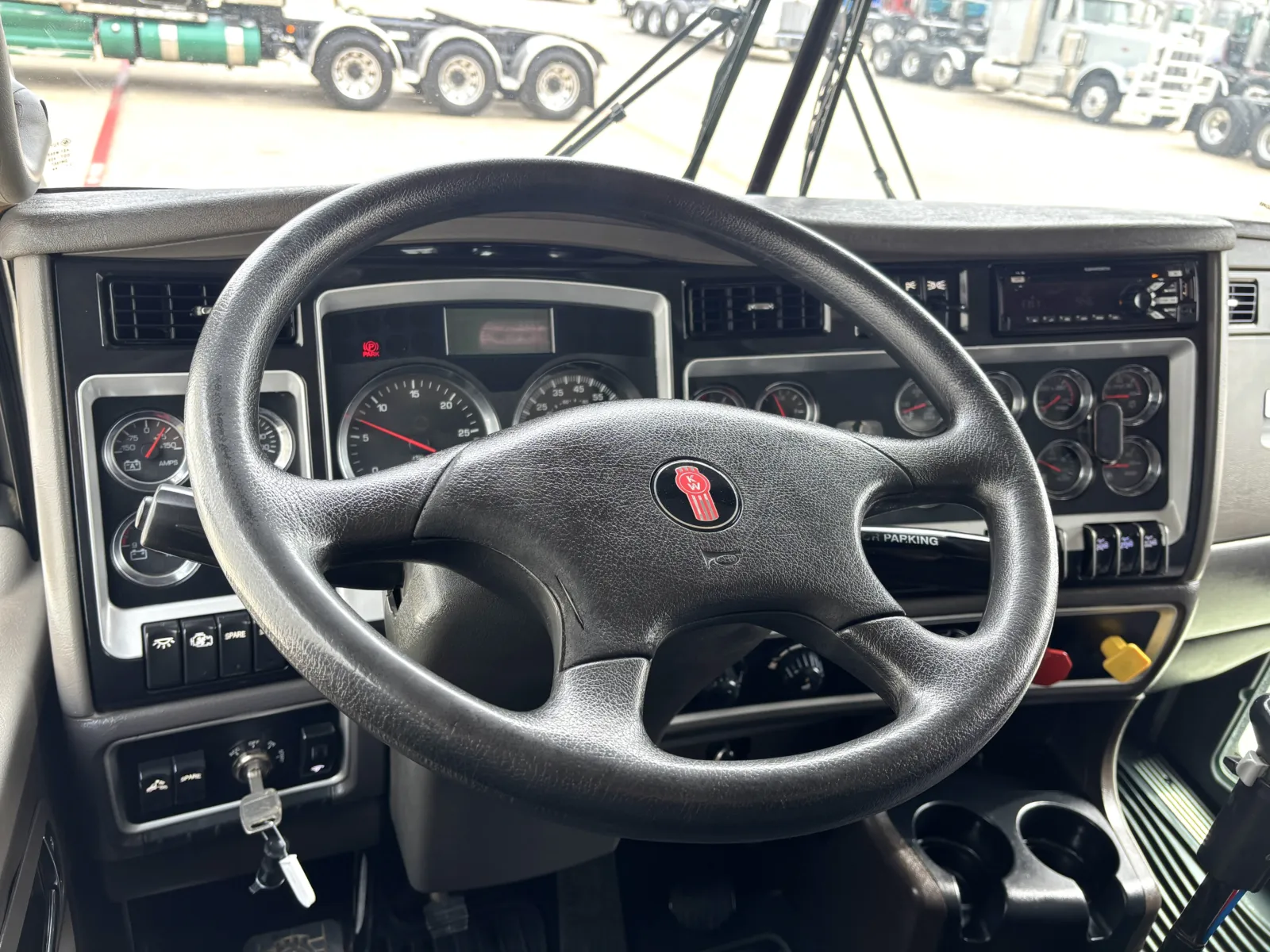 2017 Kenworth T800 - image 16