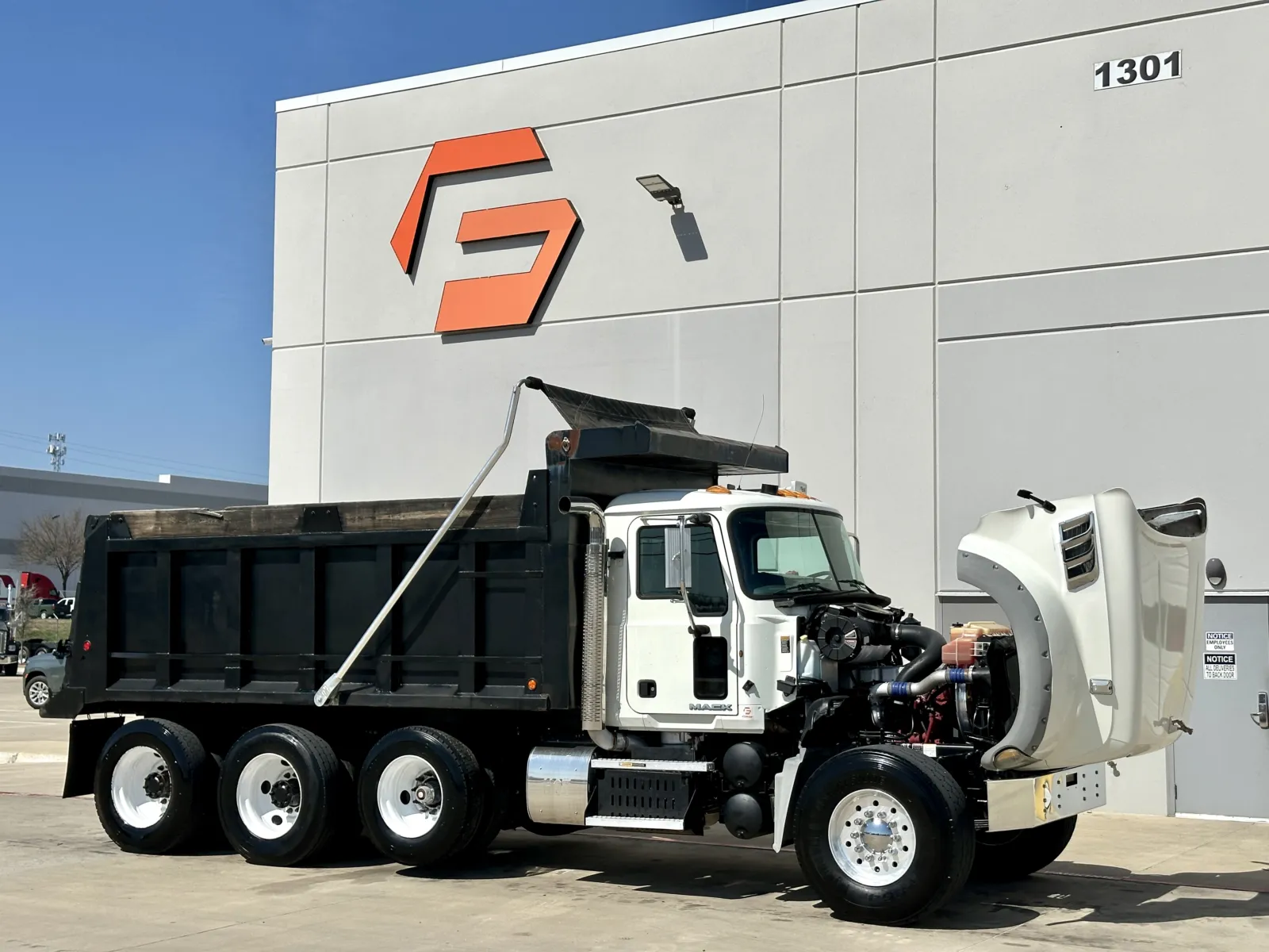 2013 Mack - image 10