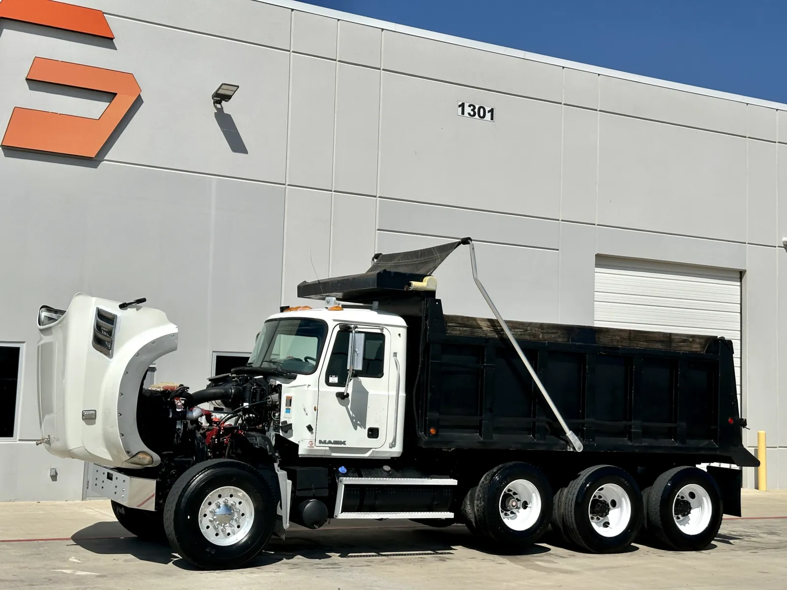 2013 Mack - image 11