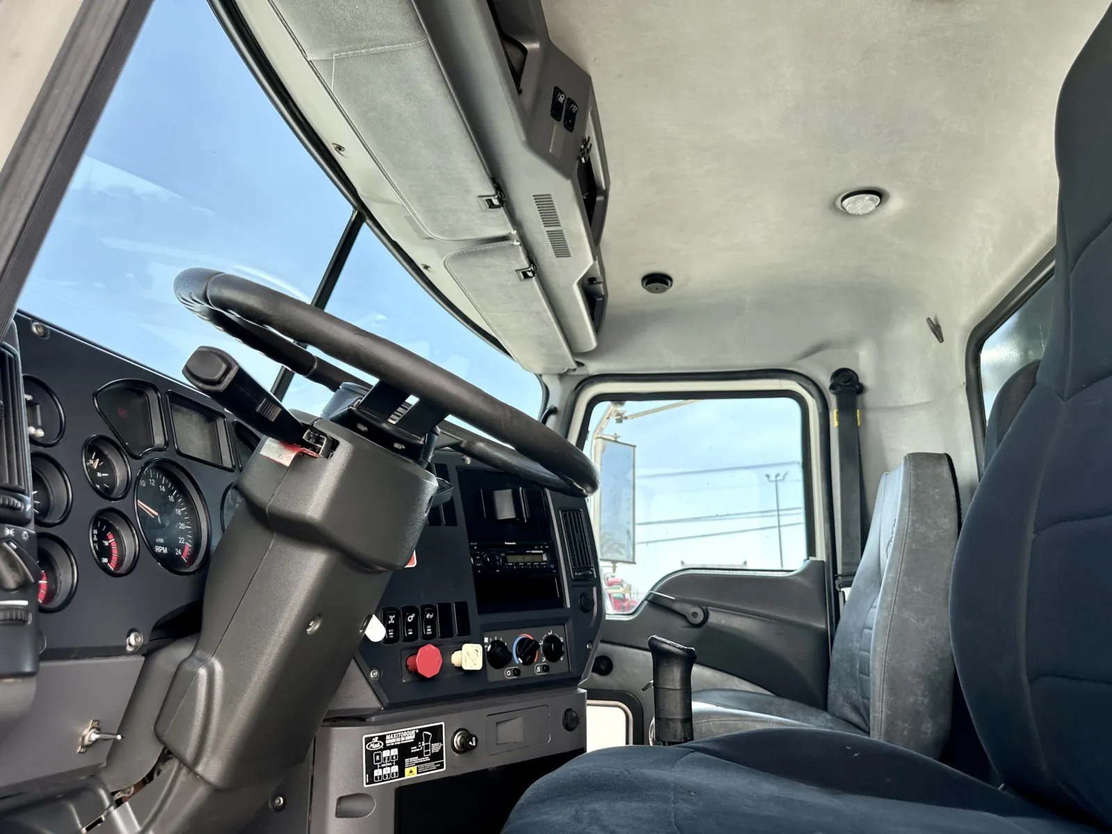 2013 Mack - image 15