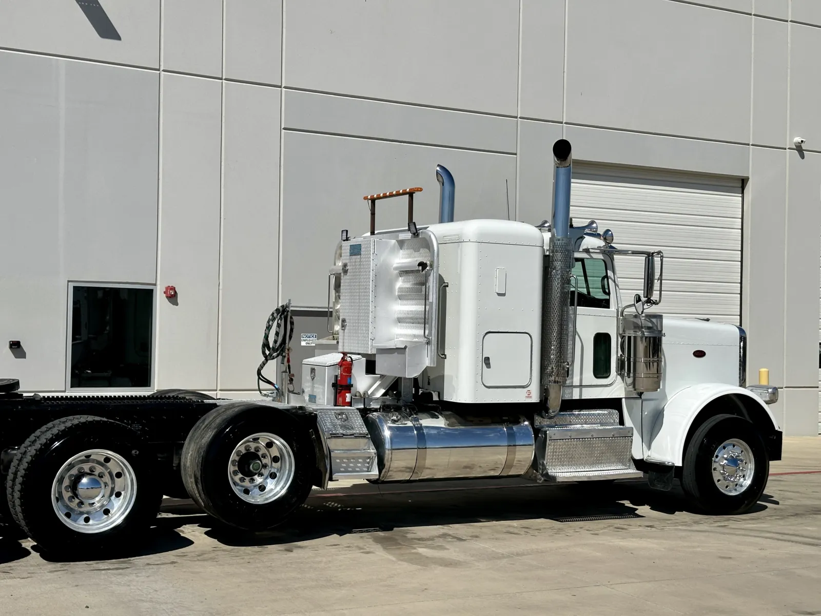 2016 Peterbilt 389 - image 7
