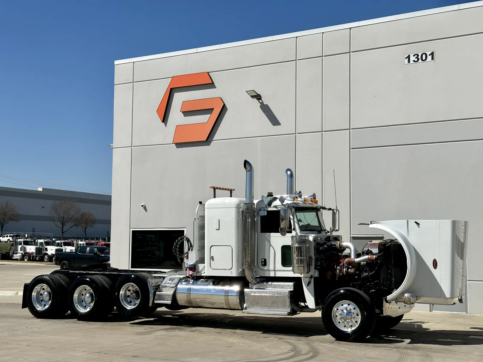 2016 Peterbilt 389 - image 9