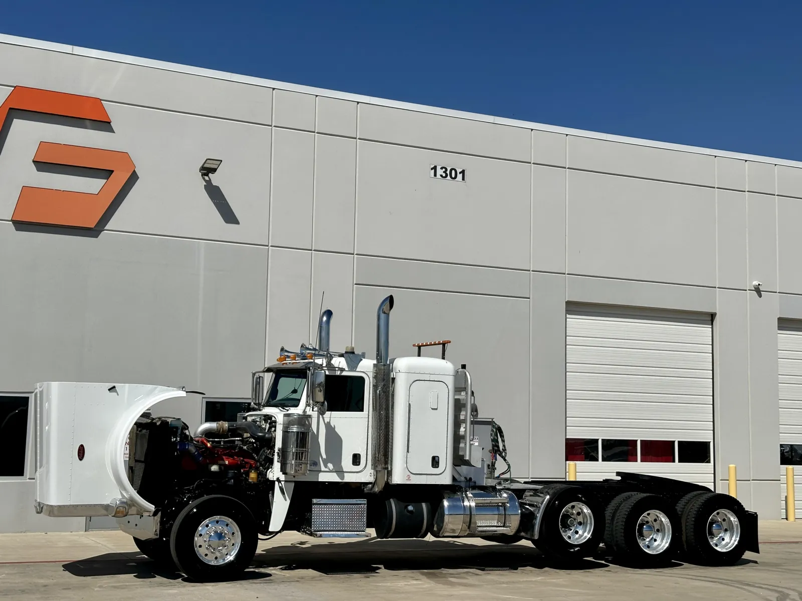 2016 Peterbilt 389 - image 10