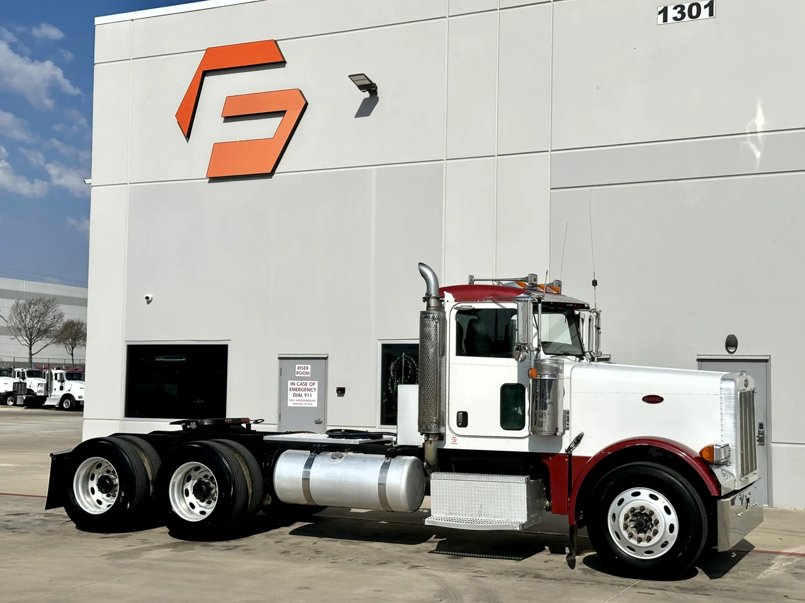 2006 Peterbilt - image 1